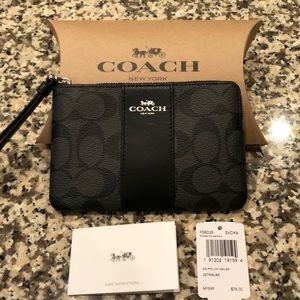 Authentic Coach Small Wristlet in Signature print